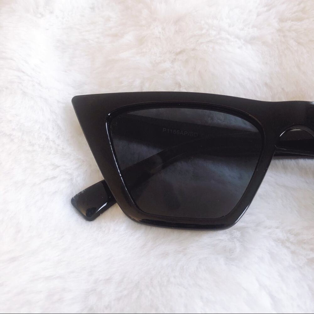 Kendra Black Full Rim Pointed Fashion Sunglasses - Picture 3 of 9